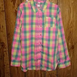 Woman's multicolored plaid shirt